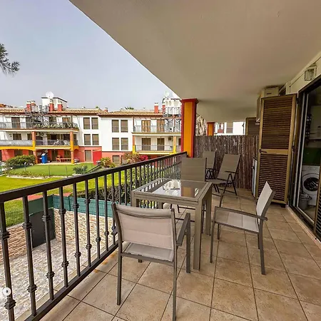 Apartment Bright - Pool Views - Mor01